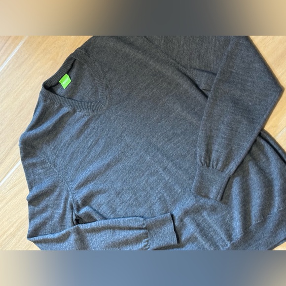 Hugo Boss Sweater - Picture 2 of 2